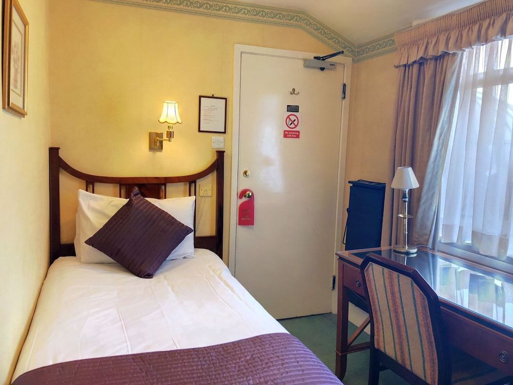 The Diplomat Hotel Economy Single Room 2