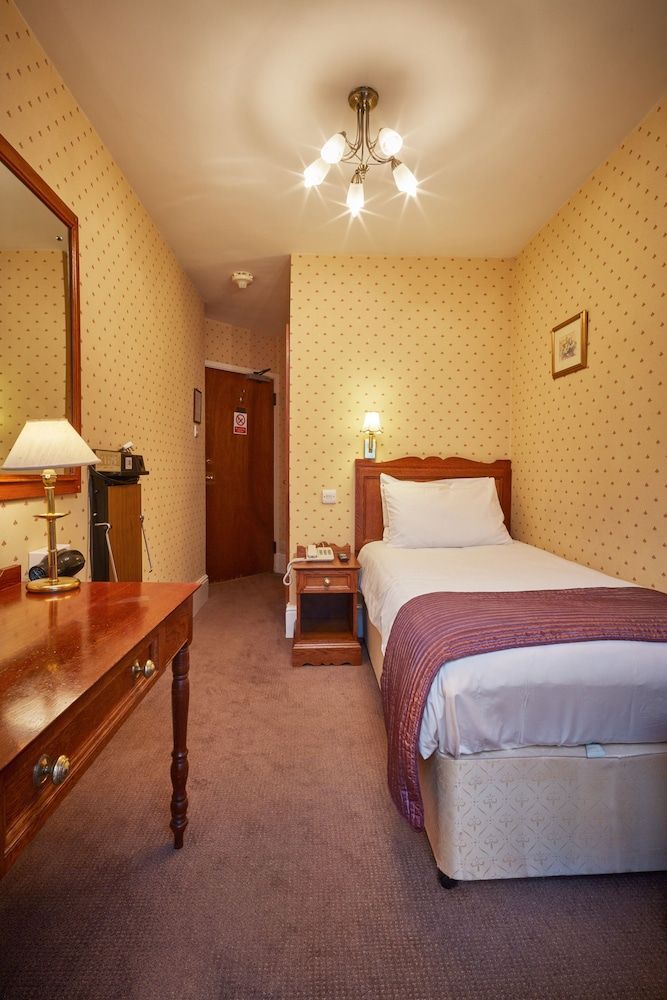 The Diplomat Hotel Single Room 2