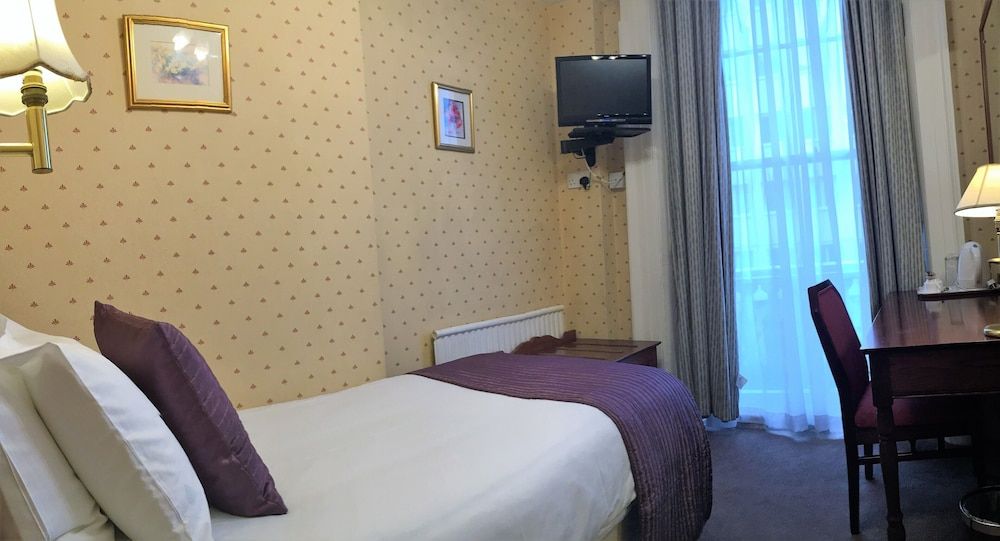 The Diplomat Hotel Single Room 3