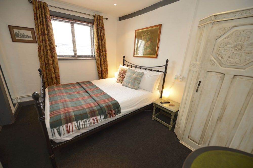 The White Lion Inn Double Room 4