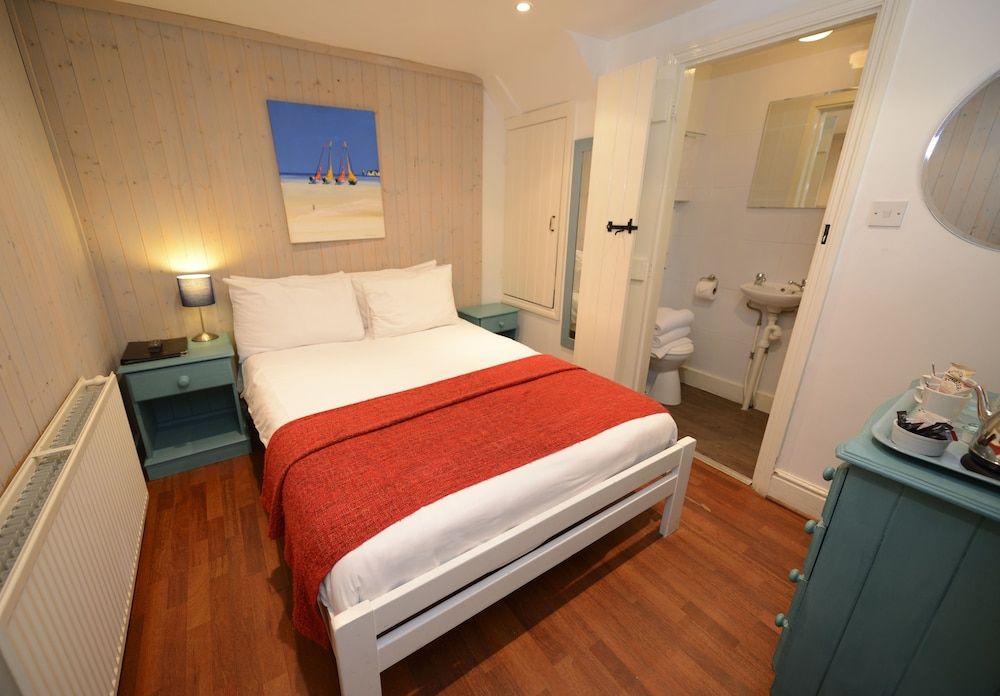 The White Lion Inn Double Room 6