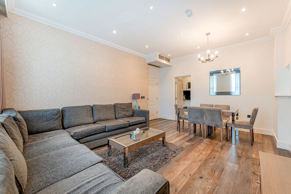 Ashburn Court Deluxe Apartment, 2 Bedrooms 6