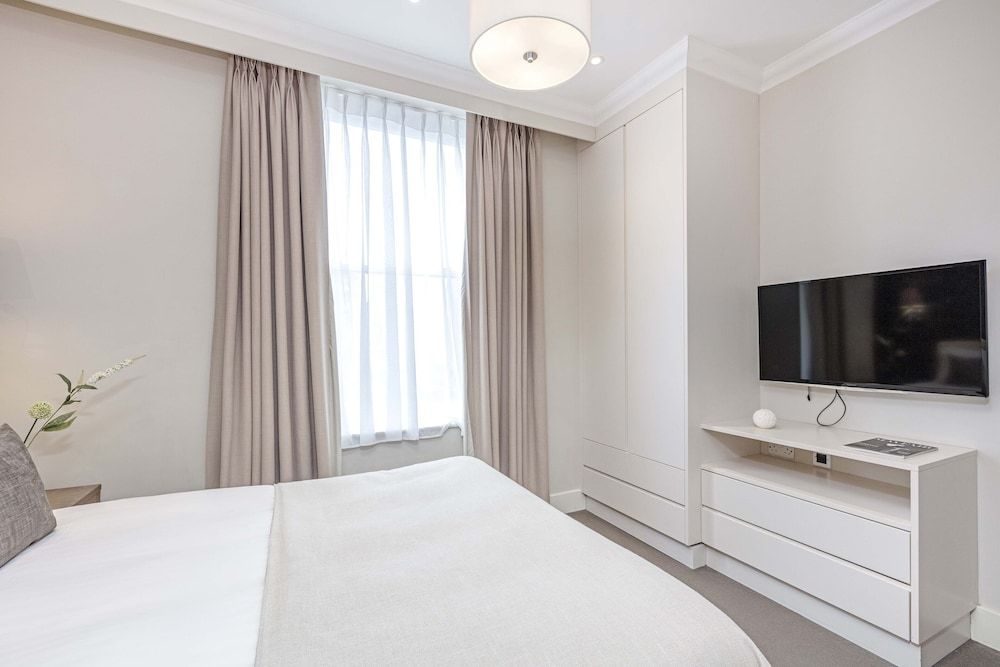 Ashburn Court Three Bedroom Deluxe 11