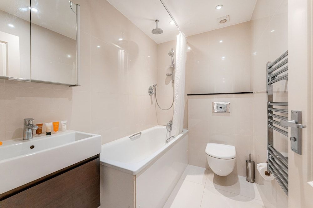 Ashburn Court Deluxe Apartment, 2 Bedrooms 7