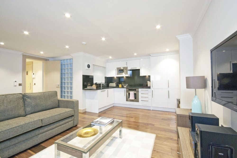 Claverley Court Executive Apartment, One Bedroom 9