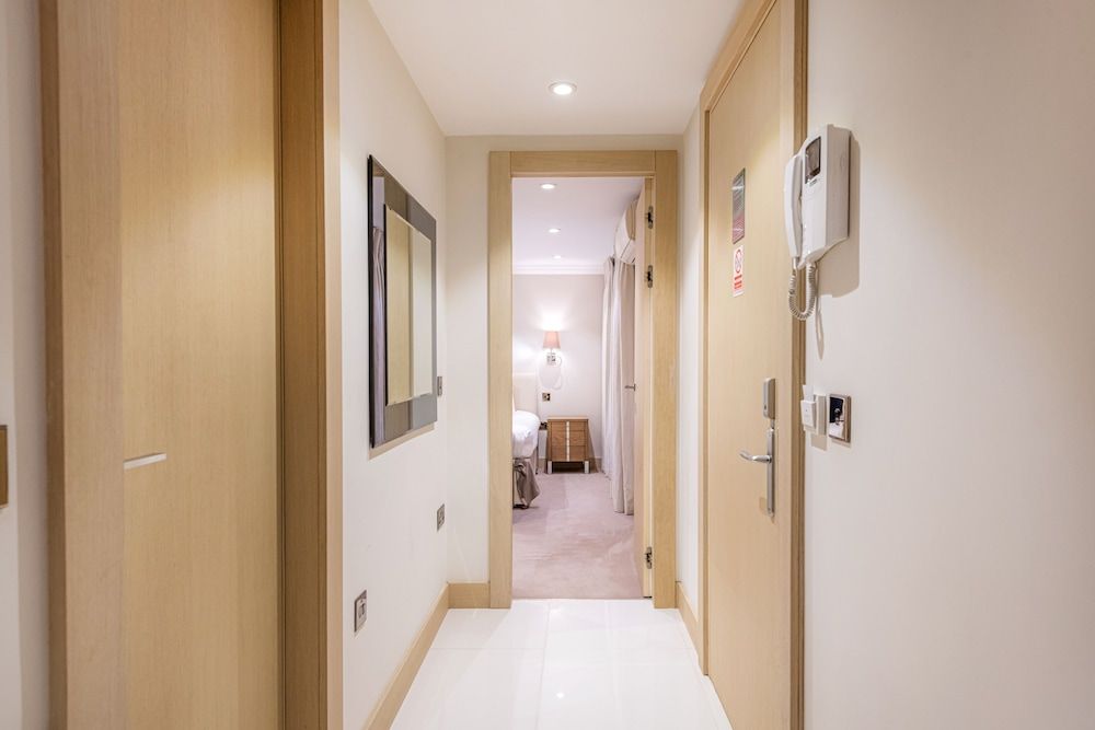 Claverley Court Executive Apartment, One Bedroom 10