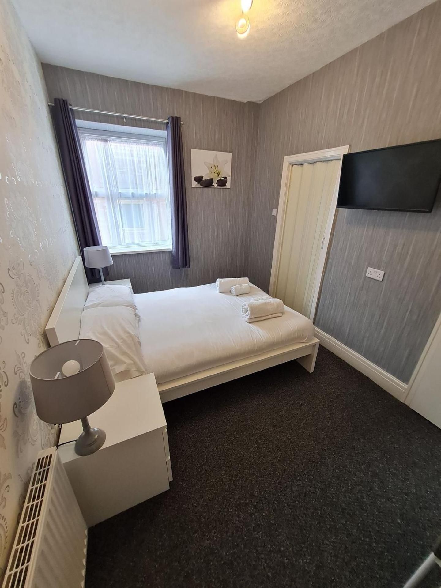 Queens Plaza Hotel Double Room 11