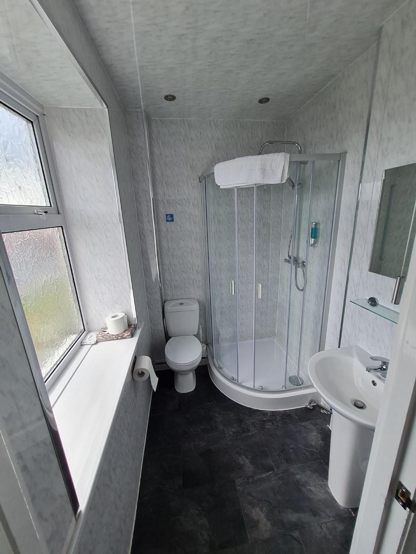 Queens Plaza Hotel Double Room 14