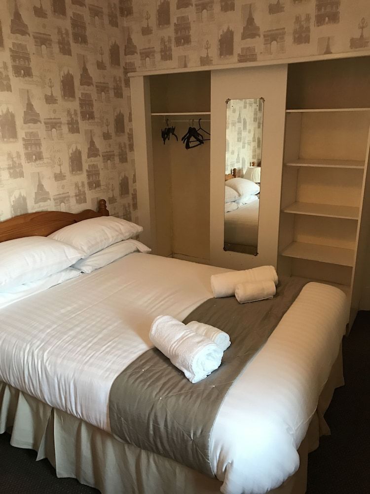 Queens Plaza Hotel Double Room 4