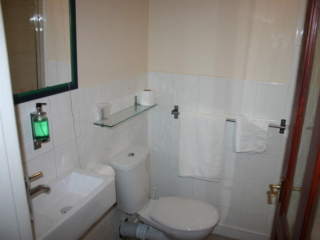 single room-ensuite with shower