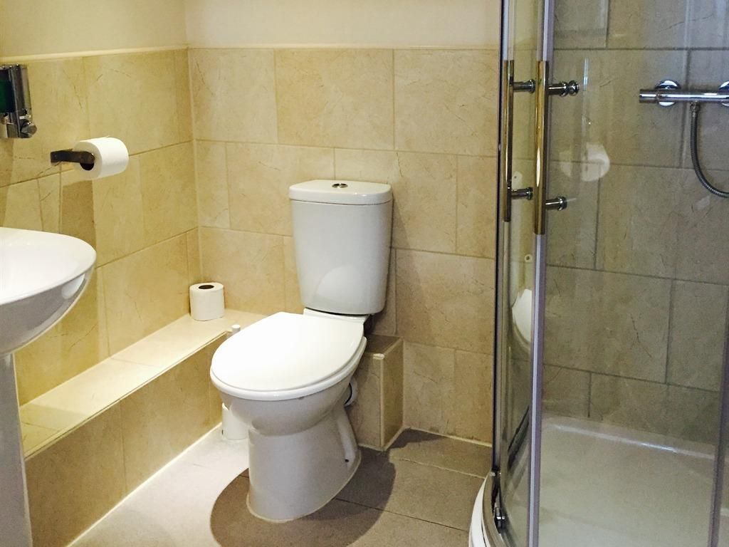 The Vaults double room-ensuite with shower 3