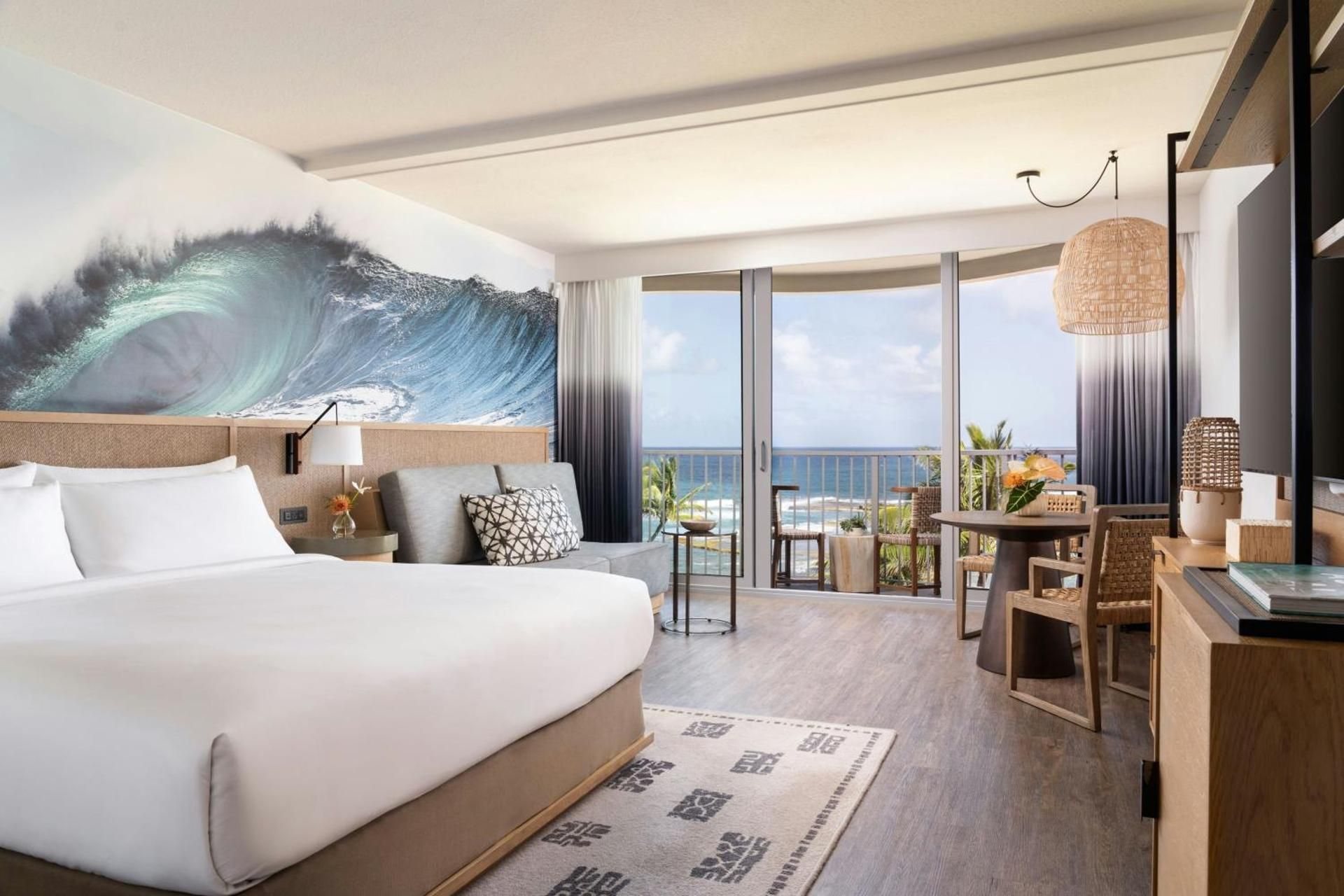 King Room with Sofa Bed and Ocean View - Mobility/Hearing Accessible with Tub