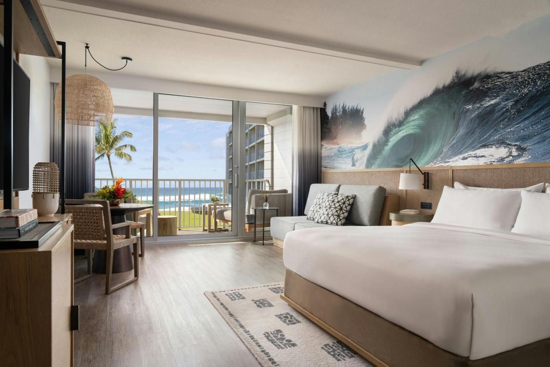 Resort Lanai King Room with Sofa Bed - Low Floor/Mobility/Hearing Accessible with Tub