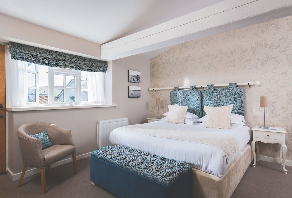 The Globe Double Room 3