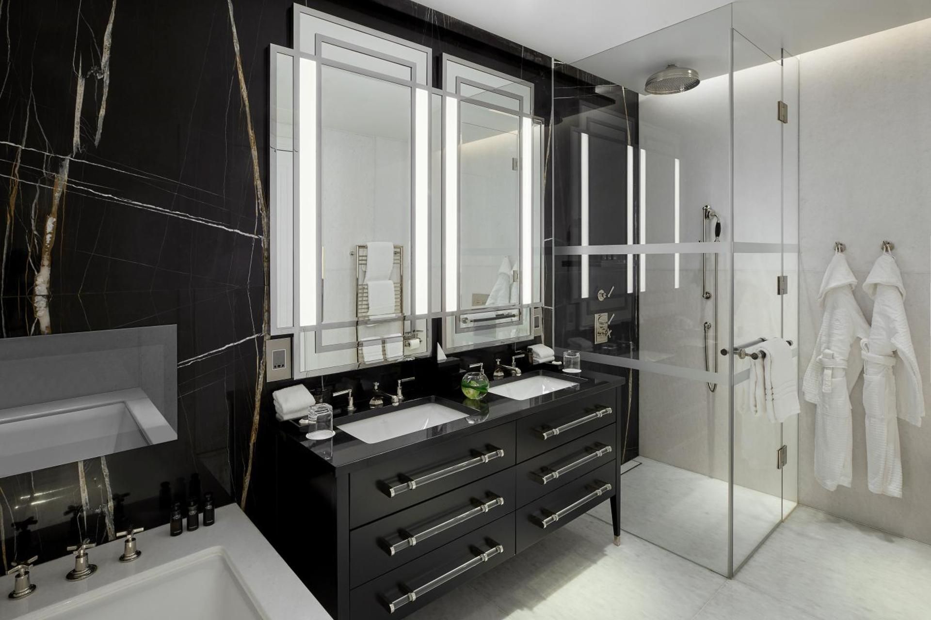 Three Bedroom Panoramic View Hotel Residence
