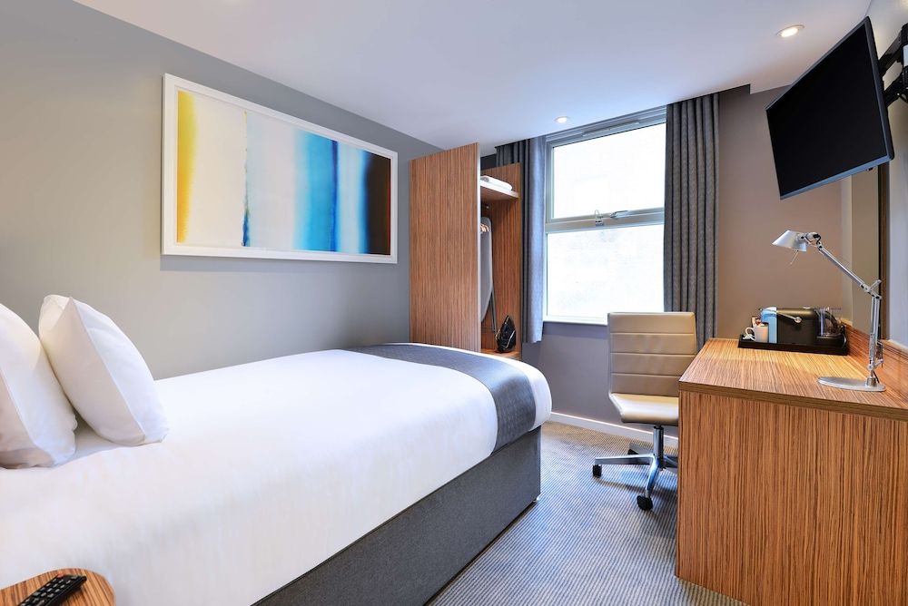 undefined Travelodge London Farringdon 5