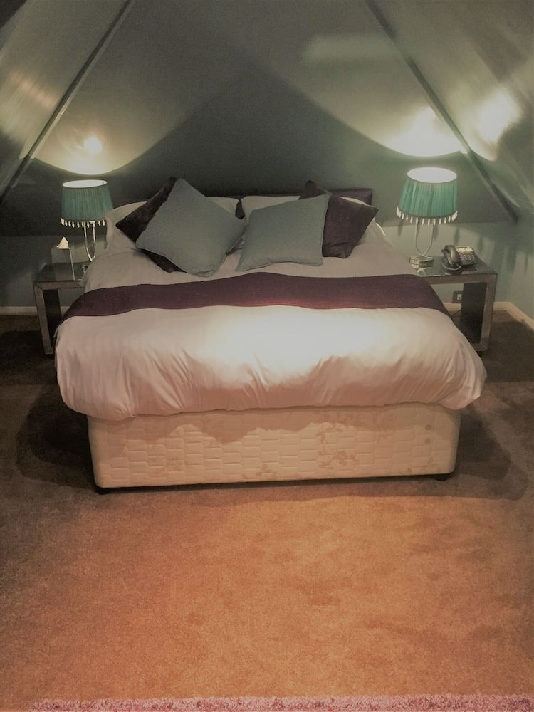 Satis House Standard Double Room, Ensuite (Attic Room) 2