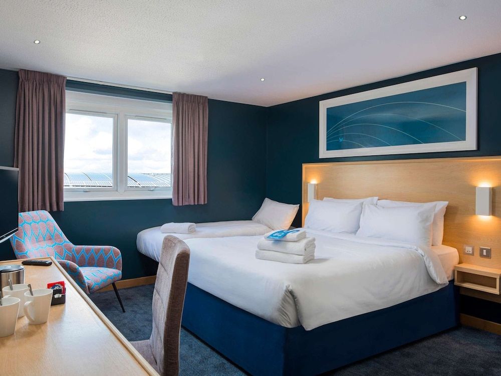undefined Travelodge Edinburgh Central 8