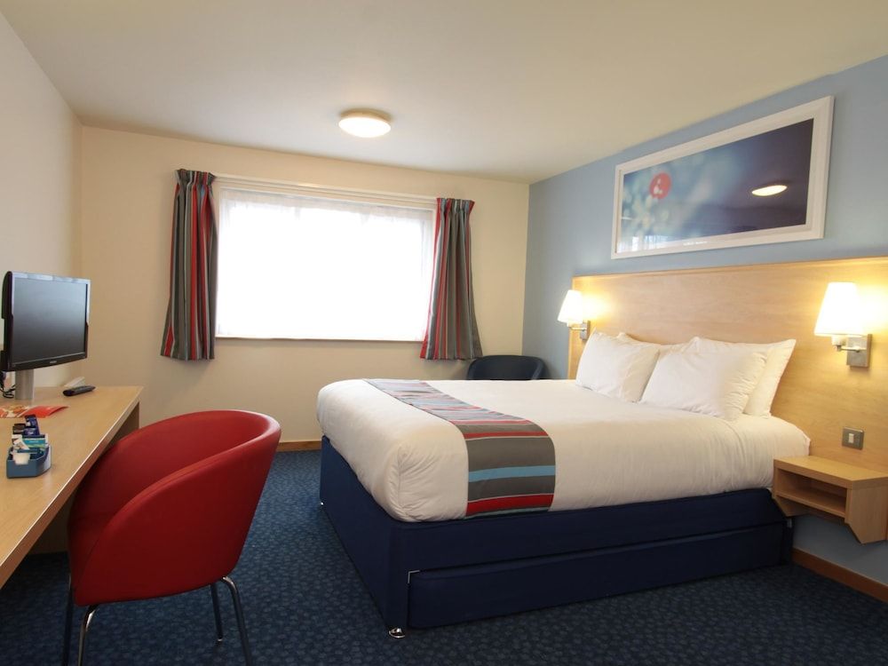 undefined Travelodge London City Airport 4