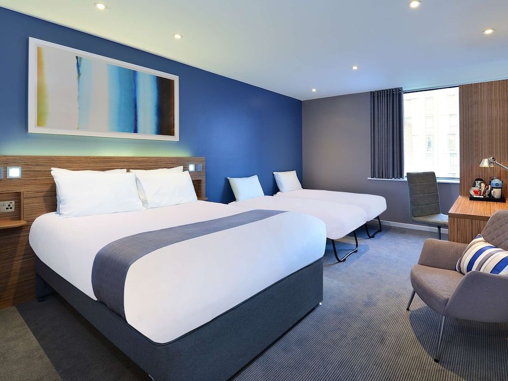 undefined Travelodge London City Airport 7