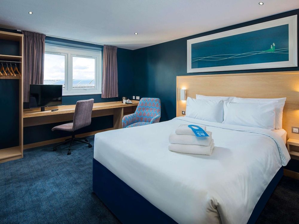 undefined Travelodge London City Airport 8
