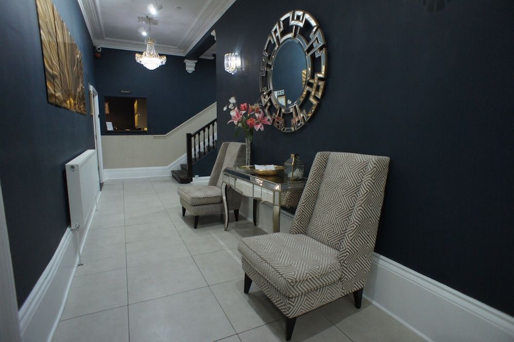 Applewood Hotel