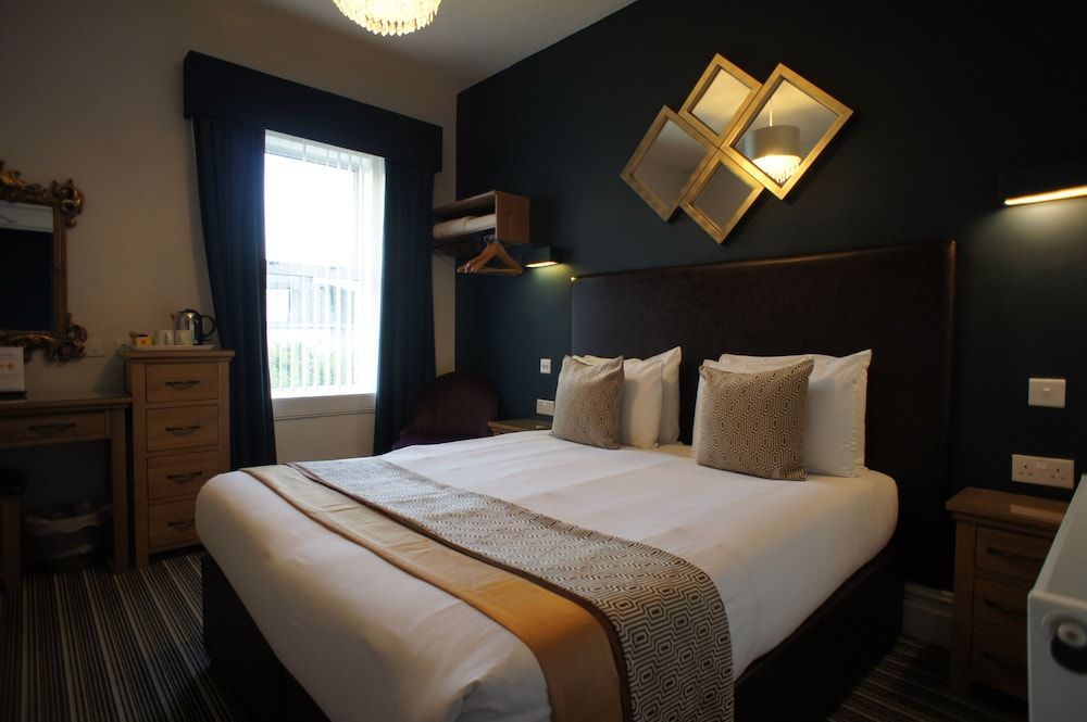 Applewood Hotel