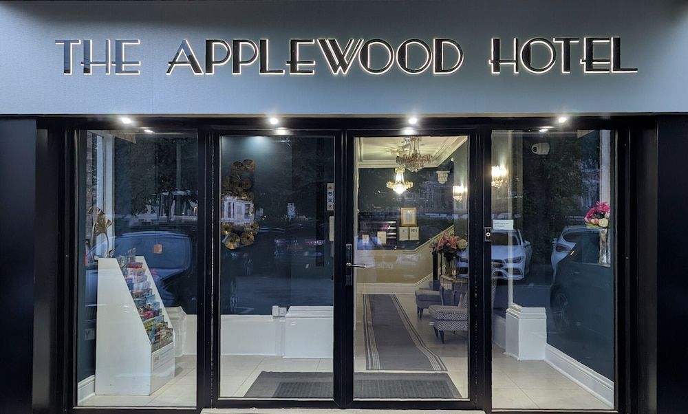 Applewood Hotel