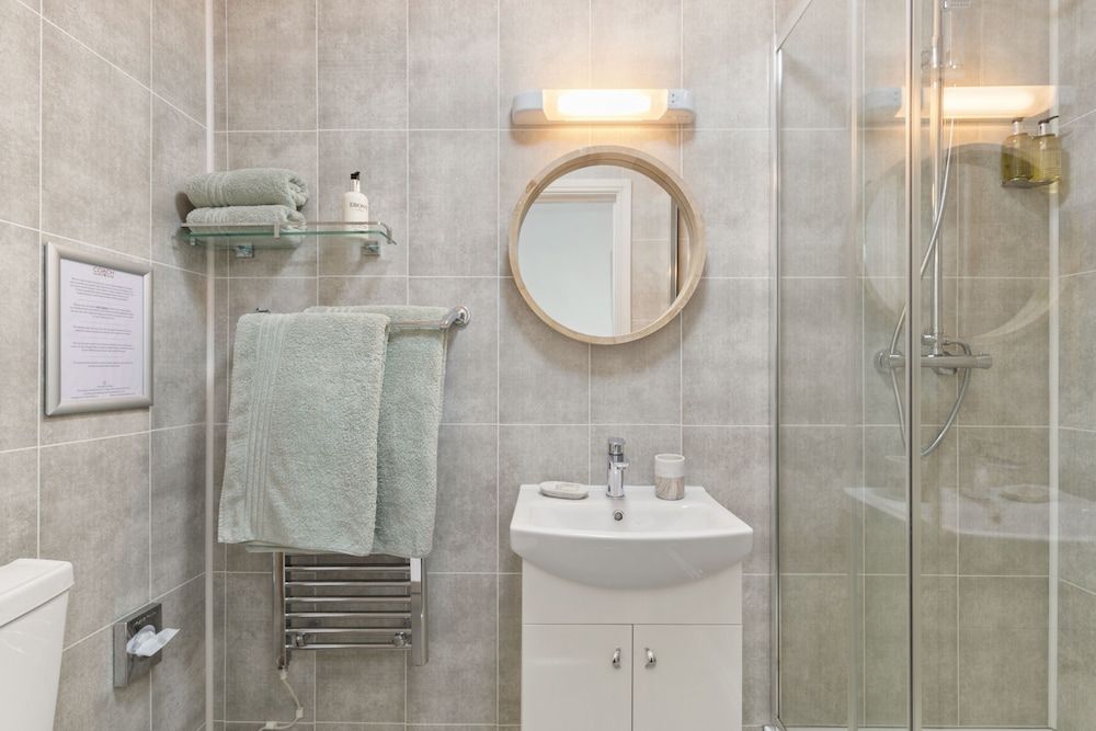 Coach Guest House Deluxe Double Room, 1 King Bed, Non Smoking 12