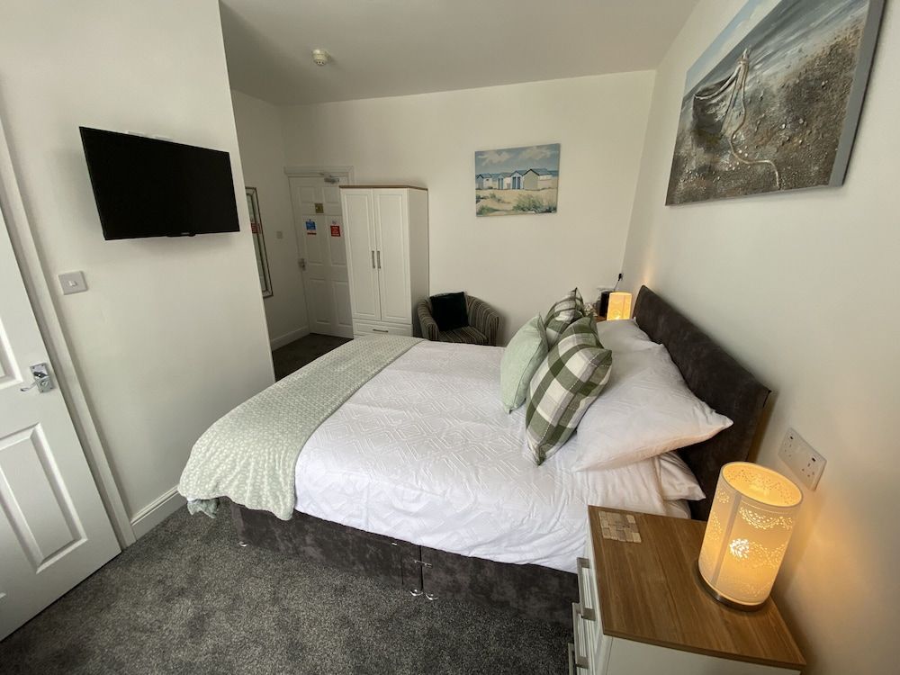 Coach Guest House Deluxe Double Room, 1 King Bed, Non Smoking 2