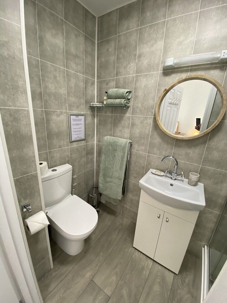 Coach Guest House Deluxe Double Room, 1 King Bed, Non Smoking 11