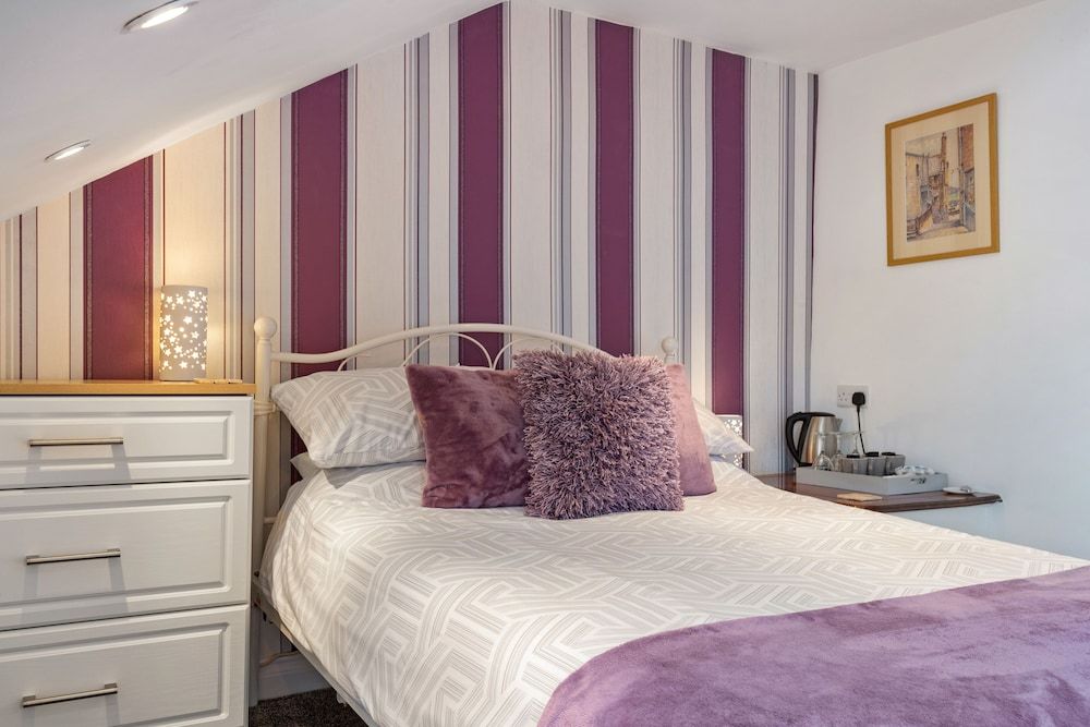 Coach Guest House Standard Triple Room