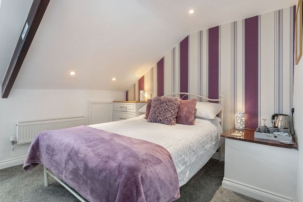 Coach Guest House Standard Triple Room 2