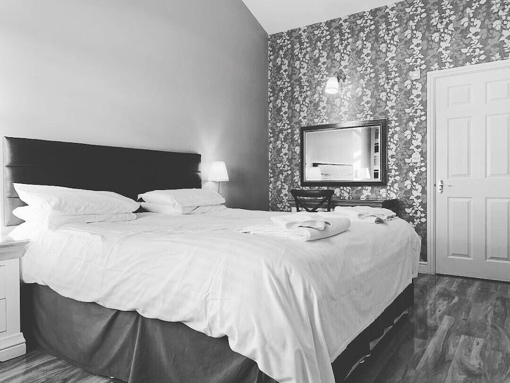 Silverstone Golf Club & Hotel Double Room 4