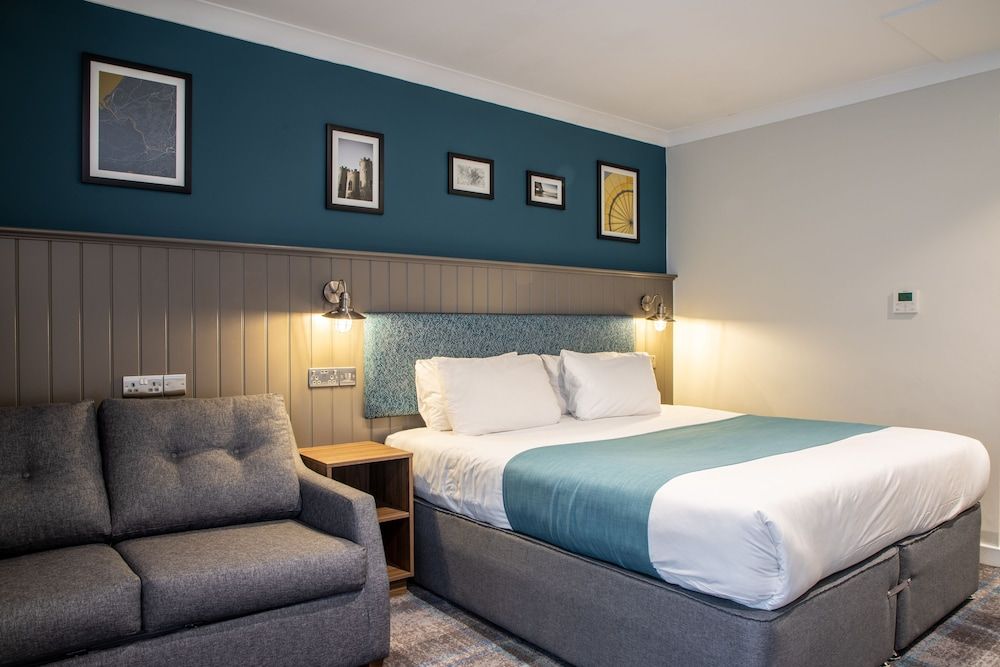 Almondsbury Inn & Lounge Deluxe Room