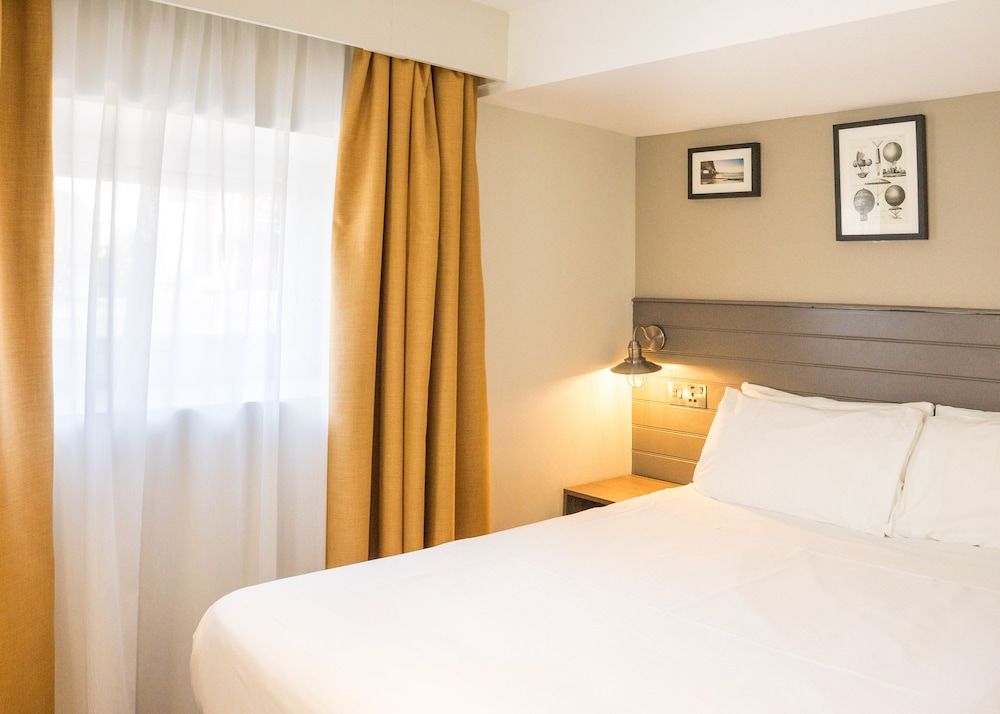 Almondsbury Inn & Lounge Standard Double Room 8