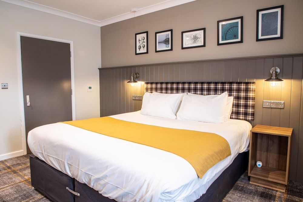 Almondsbury Inn & Lounge