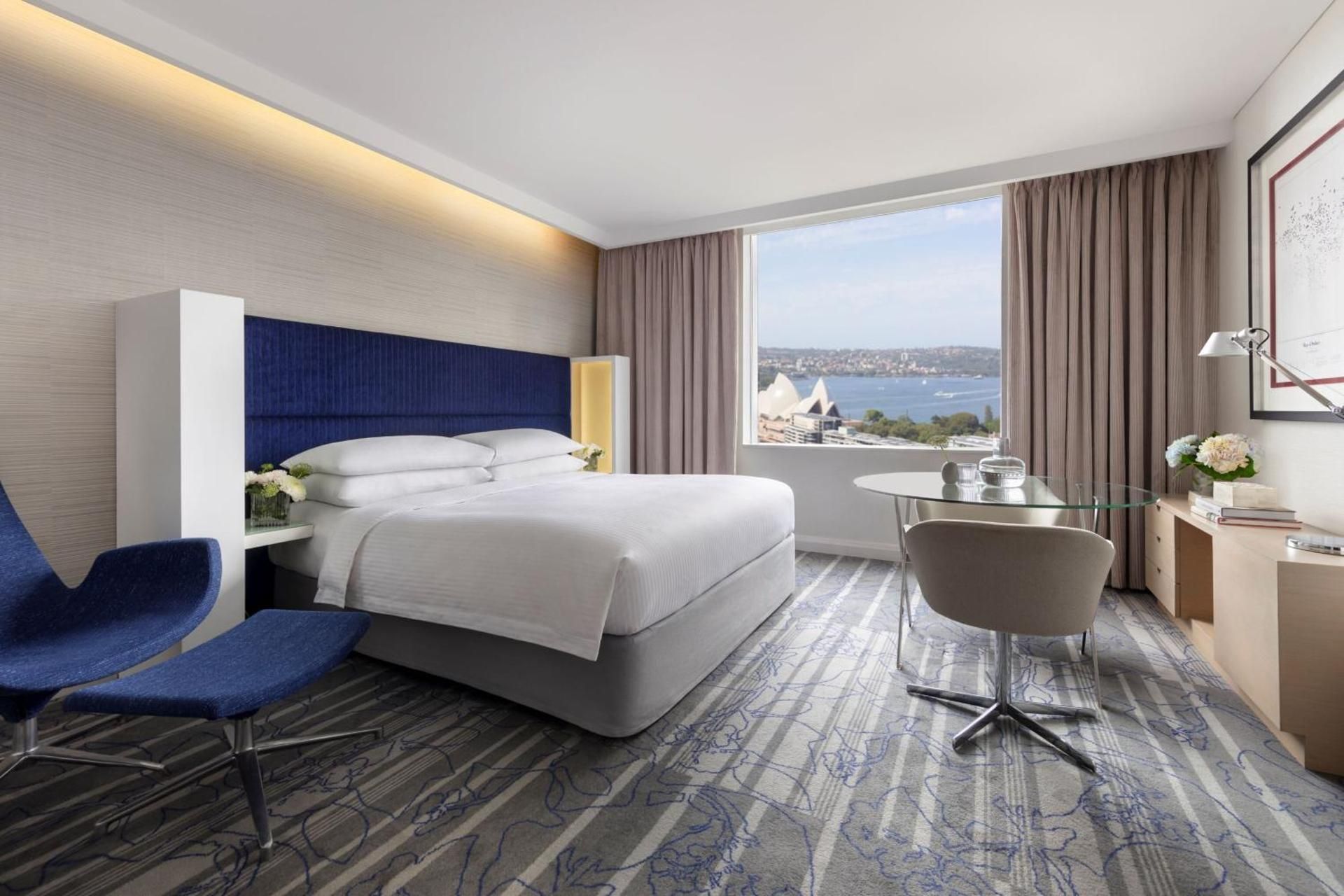 Guest Room, 1 King, Opera House View