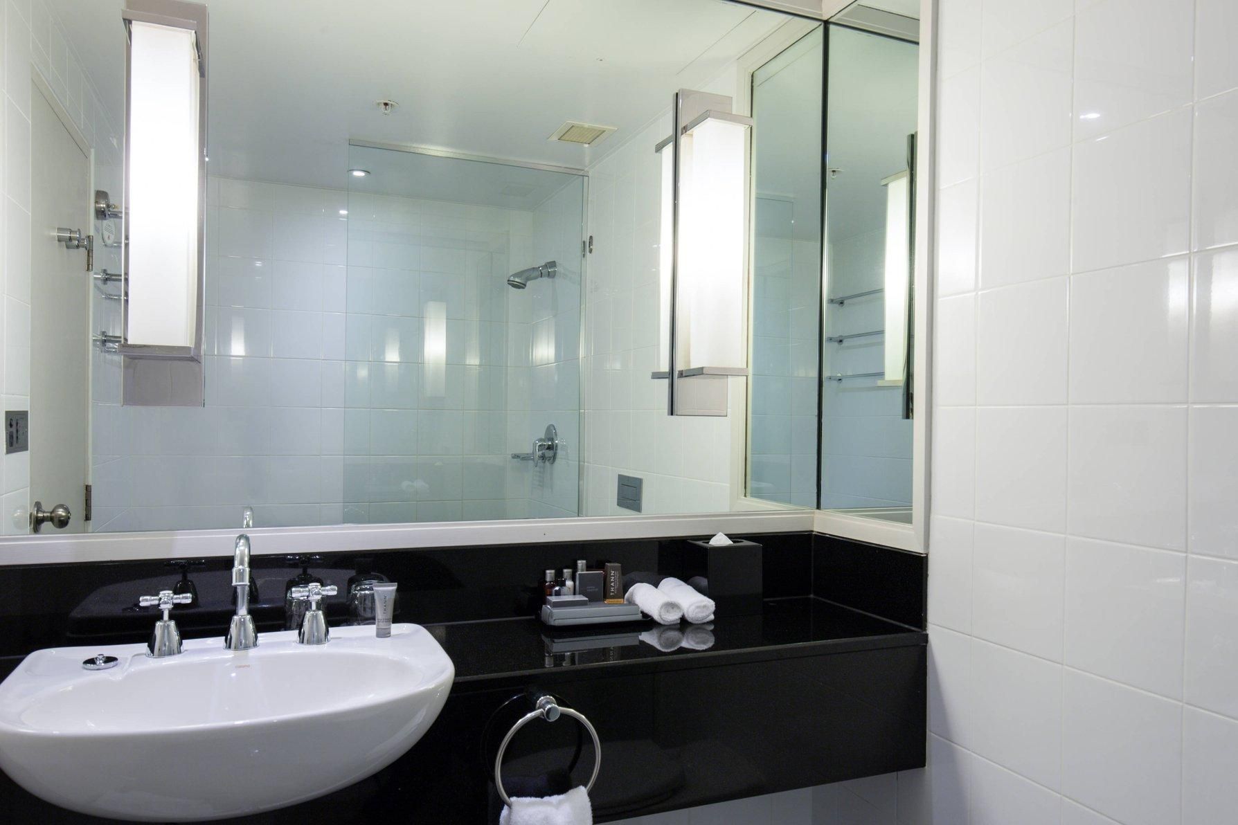 Club lounge access, Guest room, 1 King, Harbour Bridge view