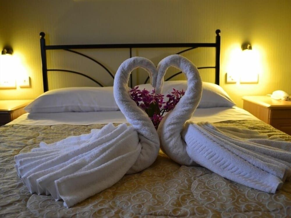 Central Hotel Standard Double Room, Ensuite 2