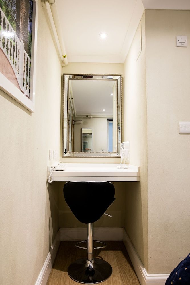 Central Hotel Standard Double Room, Ensuite 7