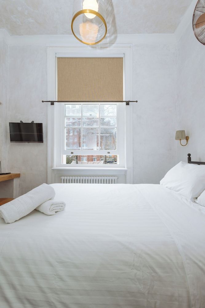 Deluxe Double Room, Ensuite, Garden View (OASIS)