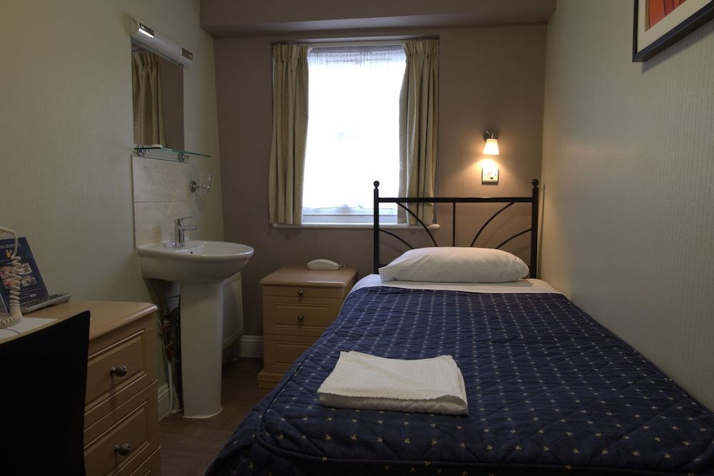 Standard Single Room, Shared Bathroom