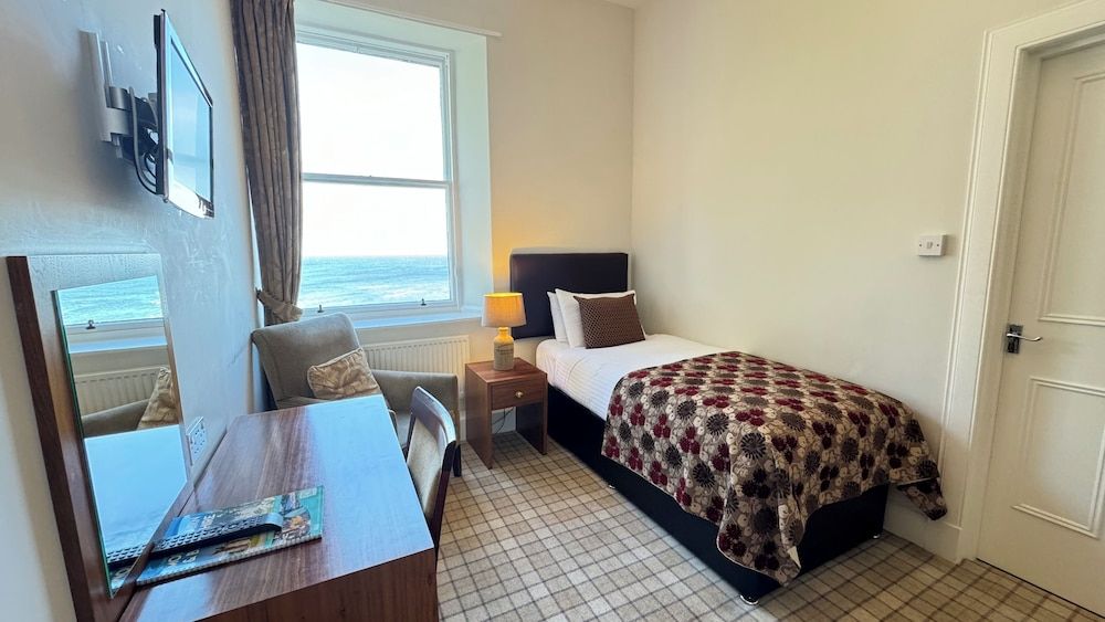Single Room, Sea View (Ben Wyvis)