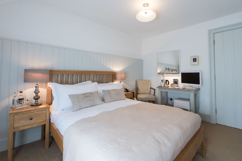 Lion and Pheasant Hotel