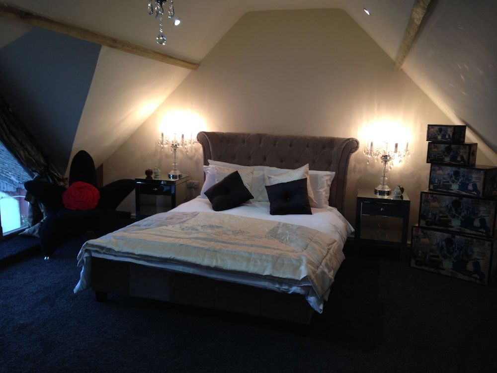 HILLS FARM STAYS Honeymoon Suite 3