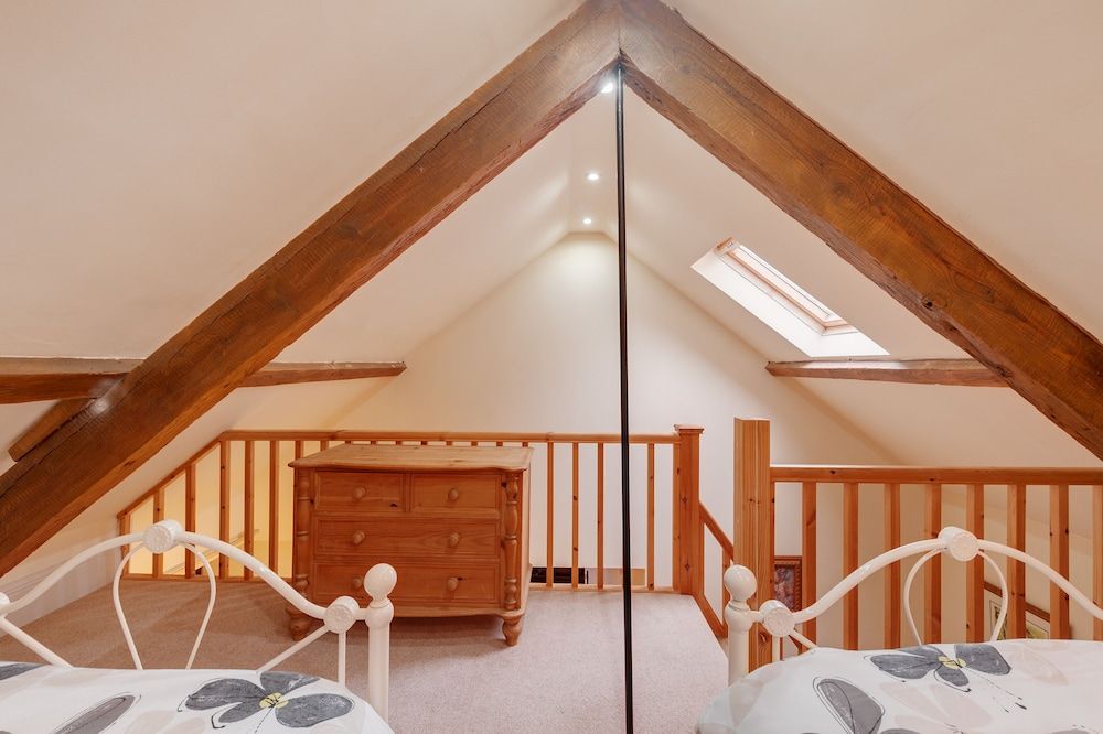 HILLS FARM STAYS Luxury Cottage, 2 Bedrooms 2