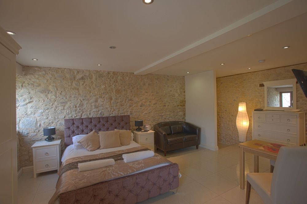 Luxury Studio