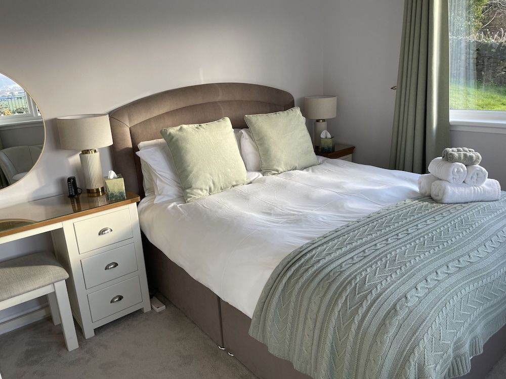 Castlecroft Double Room 6