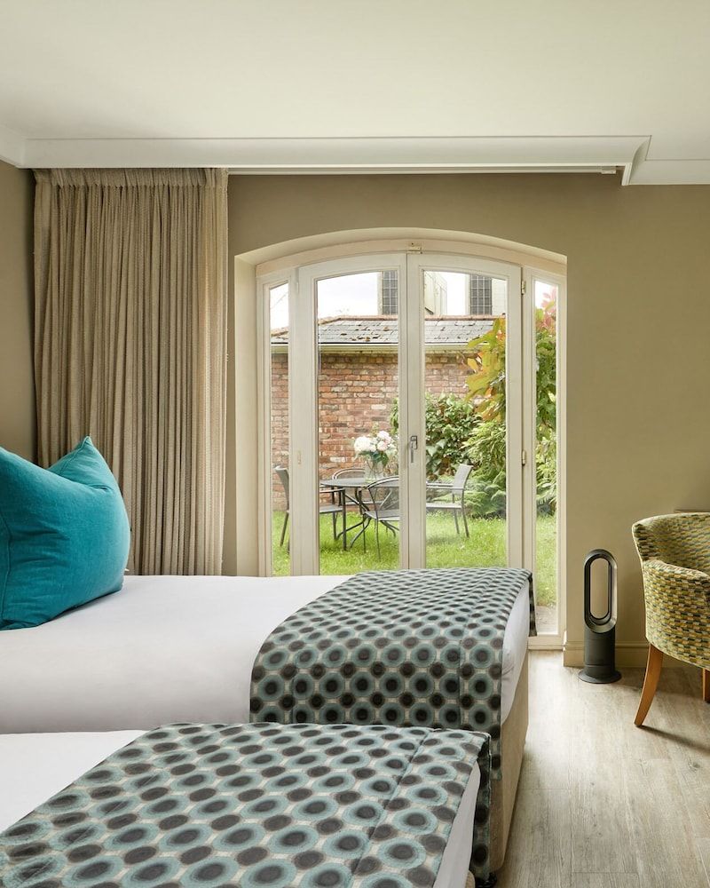 Lion Quays Hotel & Spa Standard Twin Room 2